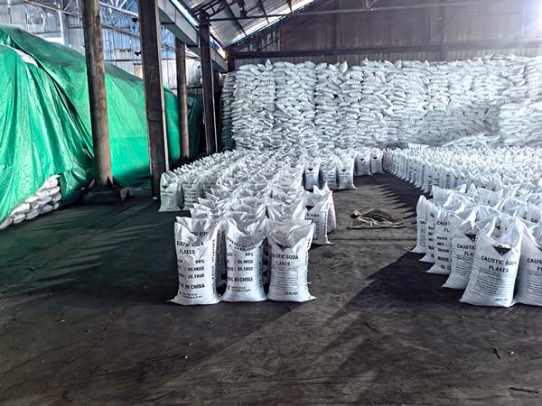 High purity caustic soda raw material in sealed moisture proof packaging