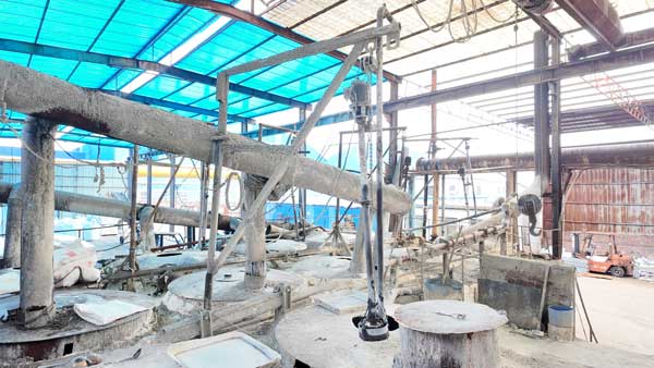 Industrial processing workshop and machinery for caustic soda solid production