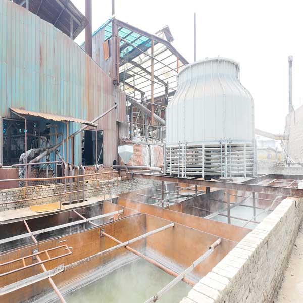 High purity sodium-hydroxide-liquid 50% industrial grade solution in transparent container