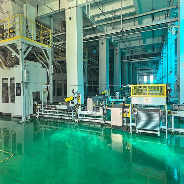 Modern industrial facility with green epoxy floor for processing solid-sodium-oxide chemical products