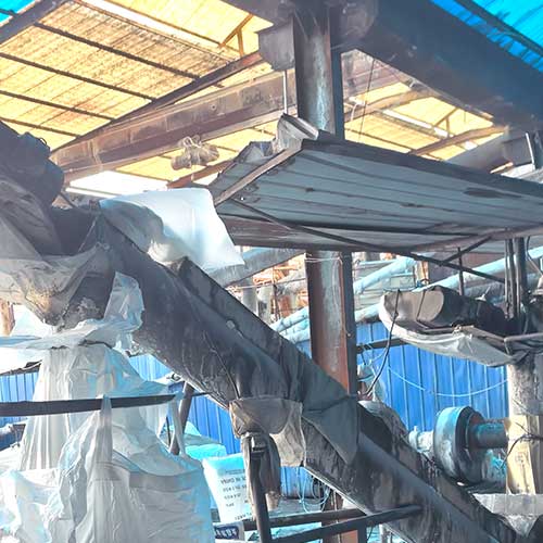 Industrial production plant offering affordable harga caustic soda liquid for bulk commercial buyers.