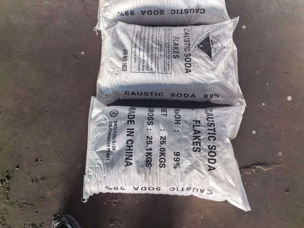 Flat view of export standard caustic soda flakes bags used for automated pumping caustic soda chemical dosing