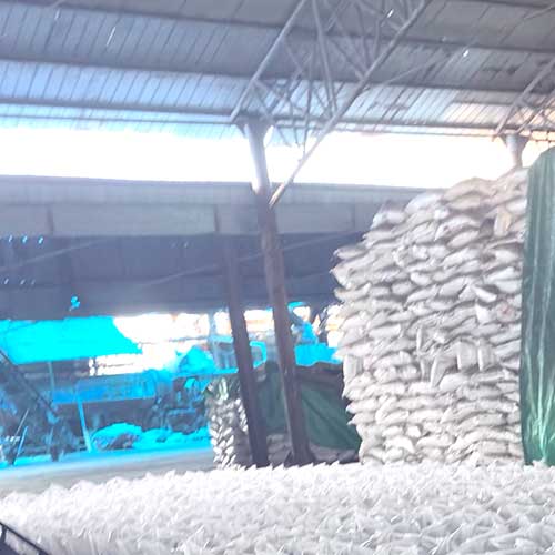 Industrial chemical packaging and loading zone, supporting large-scale orders with a transparent sodium hydroxide price per kg.