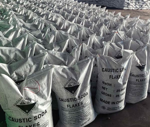 factory direct export container loading staging area at caustic soda china manufacturer