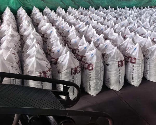 caustic soda dealers direct supply of UN1823 Class 8 dangerous chemical cargo